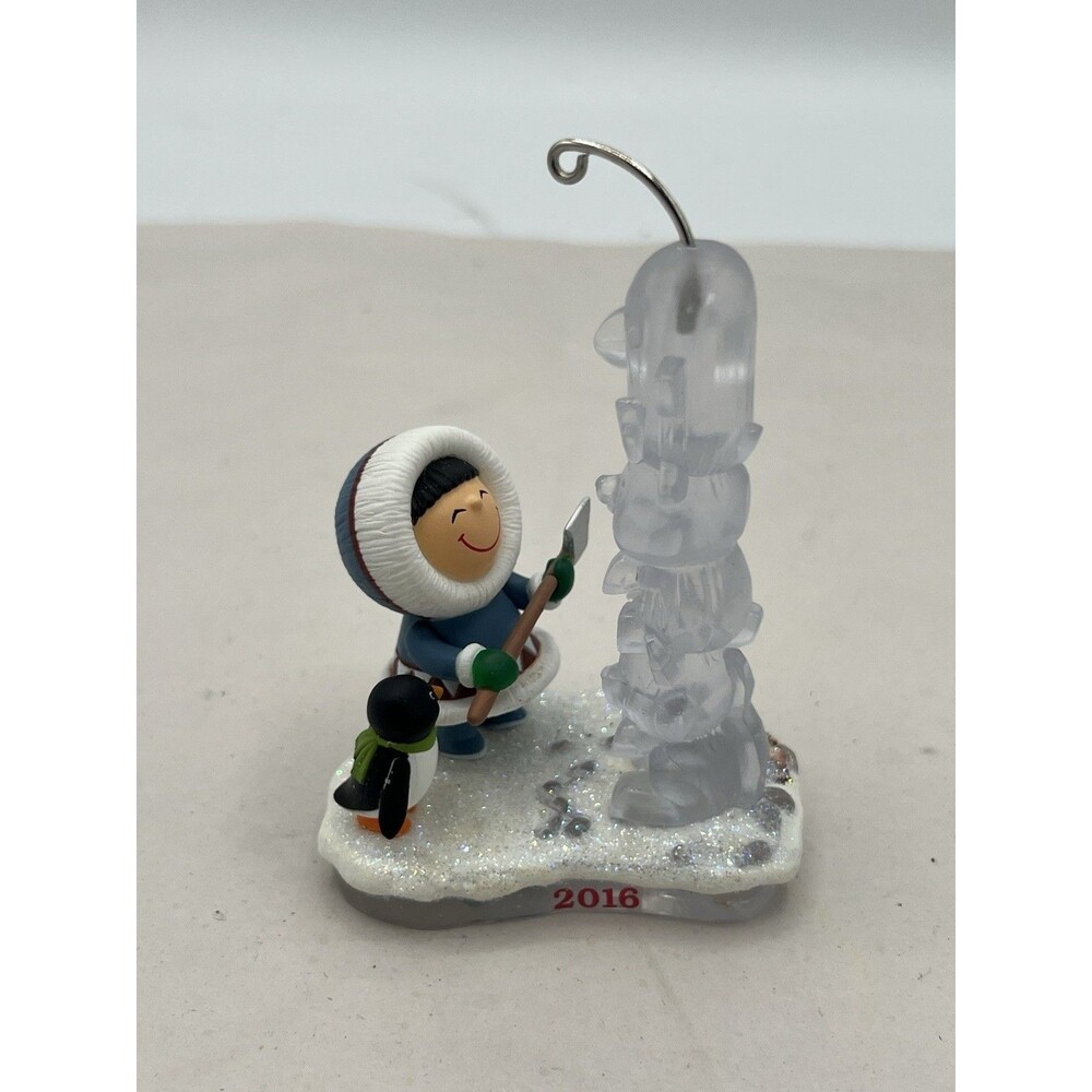 2016 Hallmark Keepsake ~ Frosty Friends ~ 37th in Series